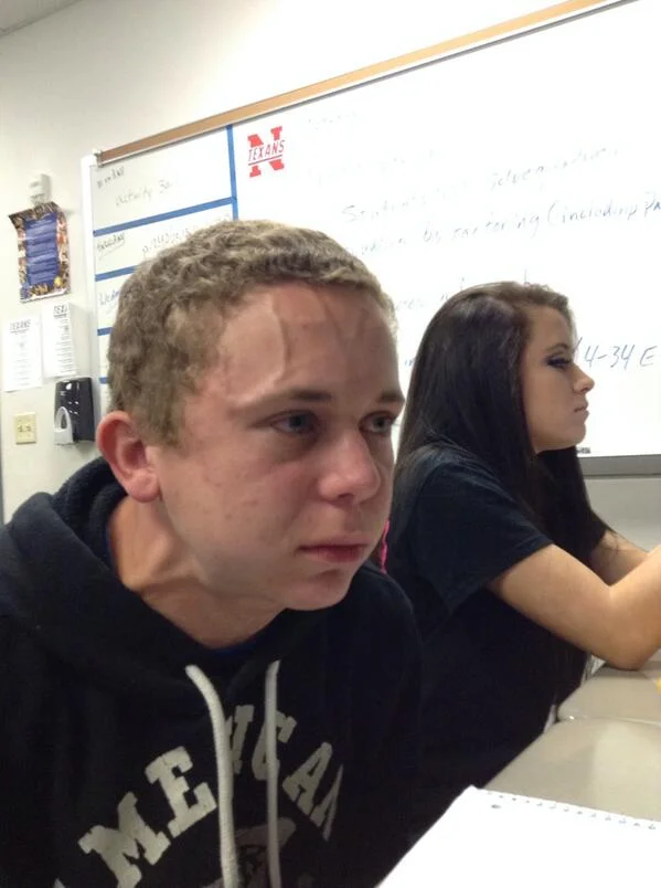 aguantando la risa hold fart