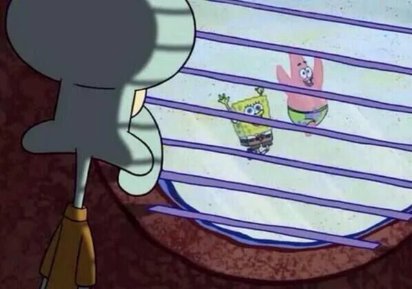 calamardo mirando por la ventana squidward window